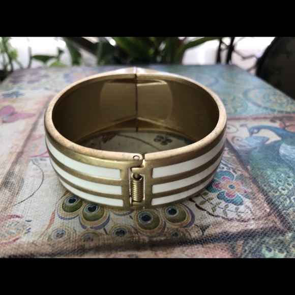 Matte Gold Hamptons Beach Vibe Bracelet - Picture 5 of 15